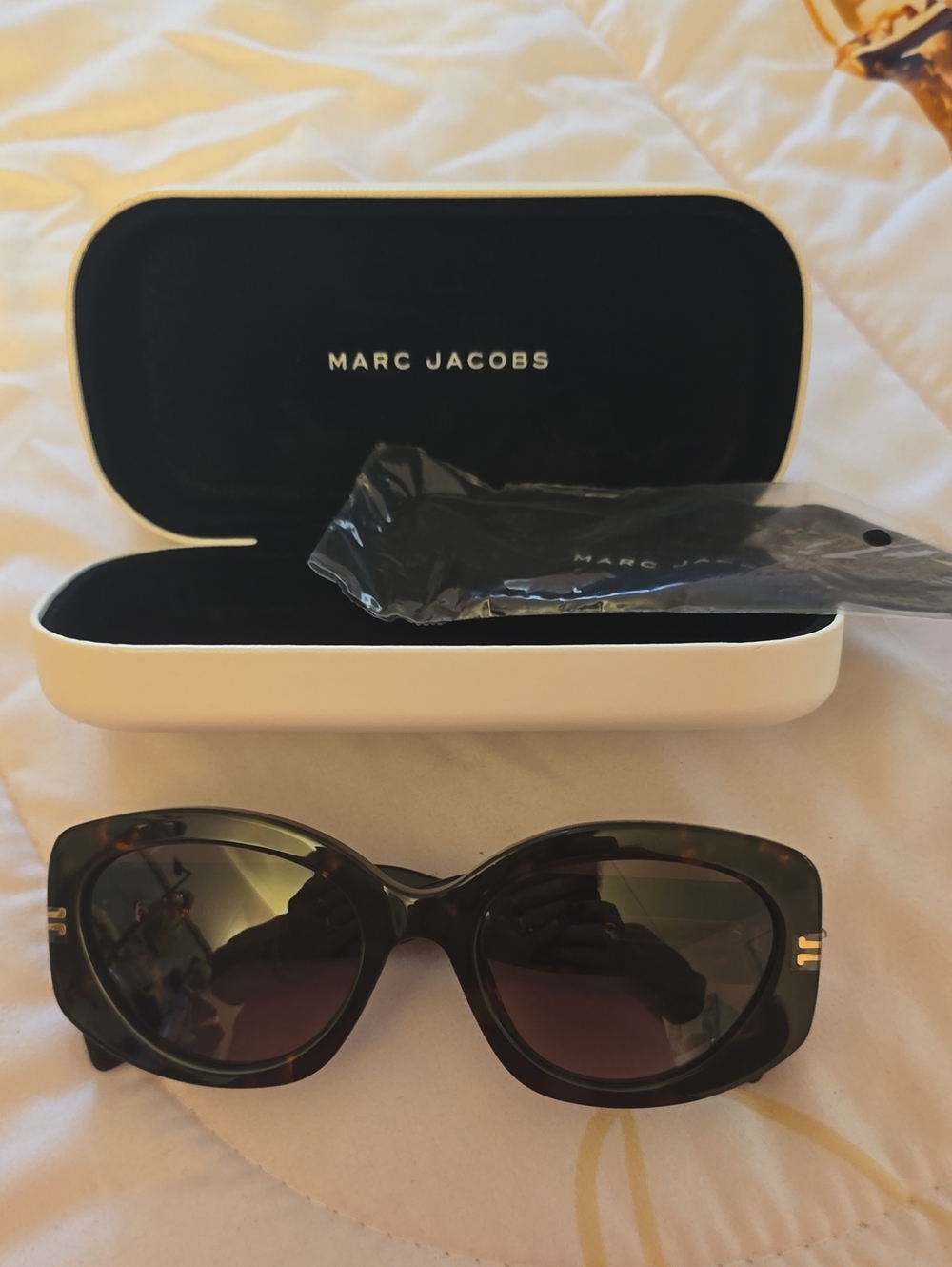 Marc Jacobs Women's Dark Tortoise Sunglasses - Classic Oval Frames NWOT